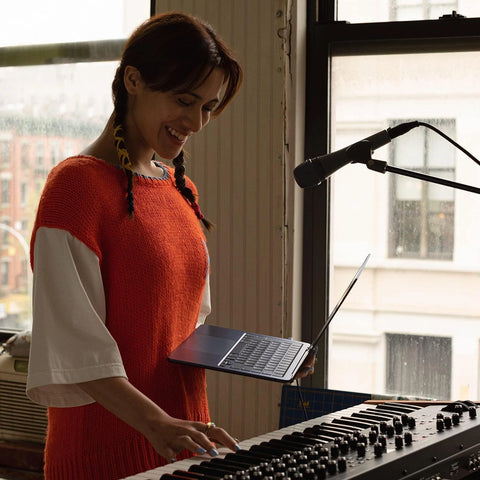 Apple MacBook Air M2, 8GB RAM, 512GB, 15.3-inch Display, English and Arabic Keyboard, Middle East Version