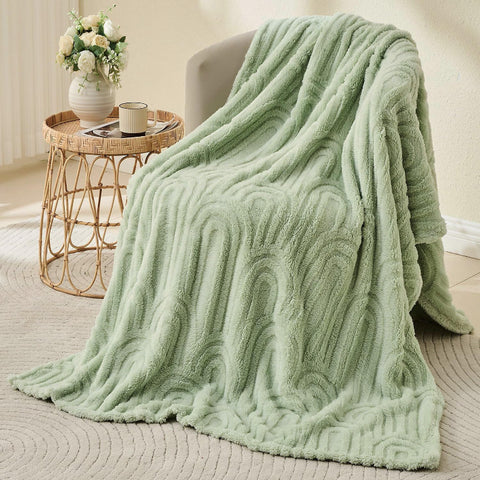Wajade Fleece Throw Blanket, Fluffy Faux Fur Blanket for Bed Sofa Couch, Soft Warm Thick Blanket,Size 200X230 CM