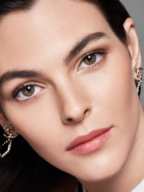 Chanel Ultra Le Teint Ultrawear All Day Comfort Flawless Finish Compact Foundation - B20