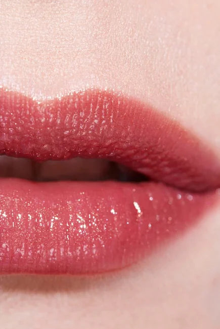 Chanel Rouge Coco Flash Colour, Shine, Intensity In A Flash Lipstick - 82 Live