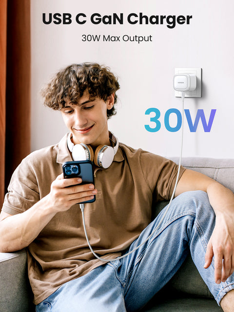 UGREEN Nexode 30W USB-C PD GaN Fast Charger UK -folding foot (White) CD305