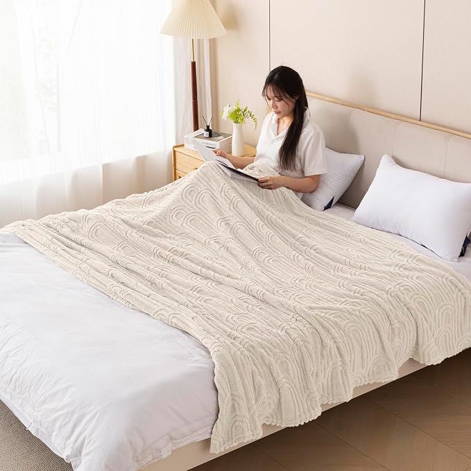Wajade Fleece Throw Blanket, Fluffy Faux Fur Blanket for Bed Sofa Couch, Soft Warm Thick Blanket,Size 200X230 CM