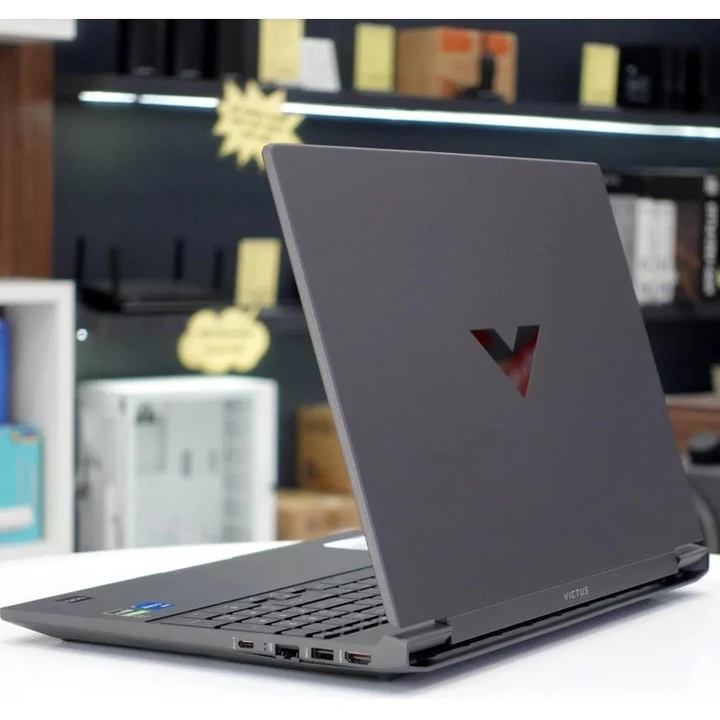 لابتوب الألعاب HP Victus 15 15.6" FHD IPS، 144 هرتز، وحدة المعالجة المركزية Ryzen 5 7535HS، RTX 2050 4GB، ذاكرة الوصول العشوائي 8GB DDR5،