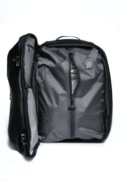 TUFF Smart Travel & Gym Bag with Vacuum Compression & USB Charging