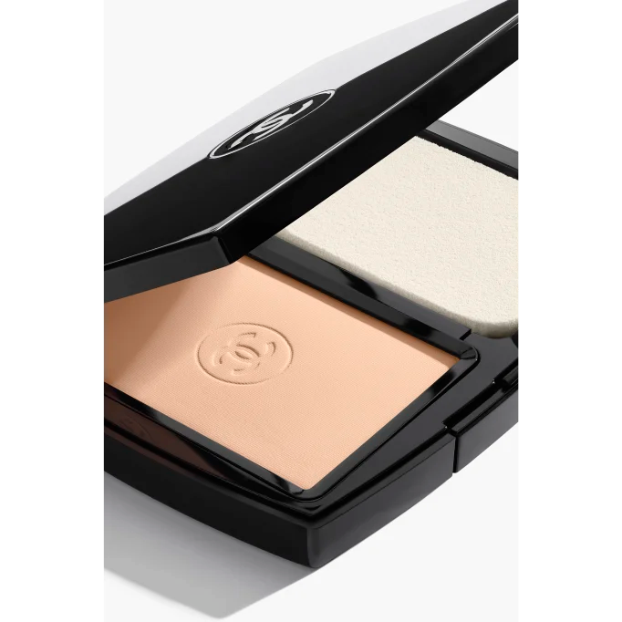 Chanel Ultra Le Teint Ultrawear All Day Comfort Flawless Finish Compact Foundation - BR22