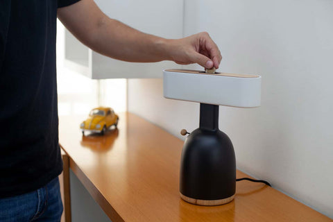 مصباح دينا كوين - مصباح مزود بوظيفة حصالة نقود