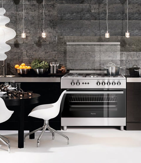 فيرّي، طباخة غاز قائمة بذاتها بخمس شعلات 90×60 سم مع فرن غاز، شواية وسيخ شواء دوّار