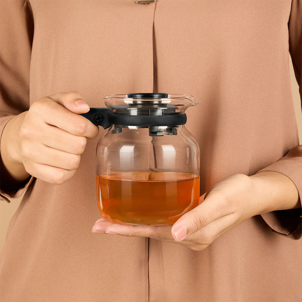 Borosil Vision Borosilicate Glass Carafe with Inbuilt Strainer, Flameproof Microwave Safe Tea Coffee Server