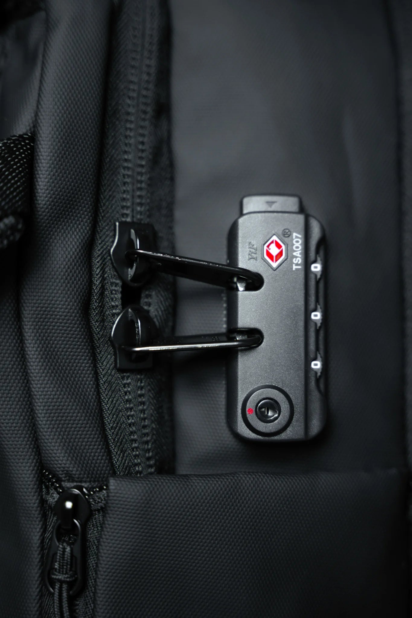 TUFF Smart Travel & Gym Bag with Vacuum Compression & USB Charging