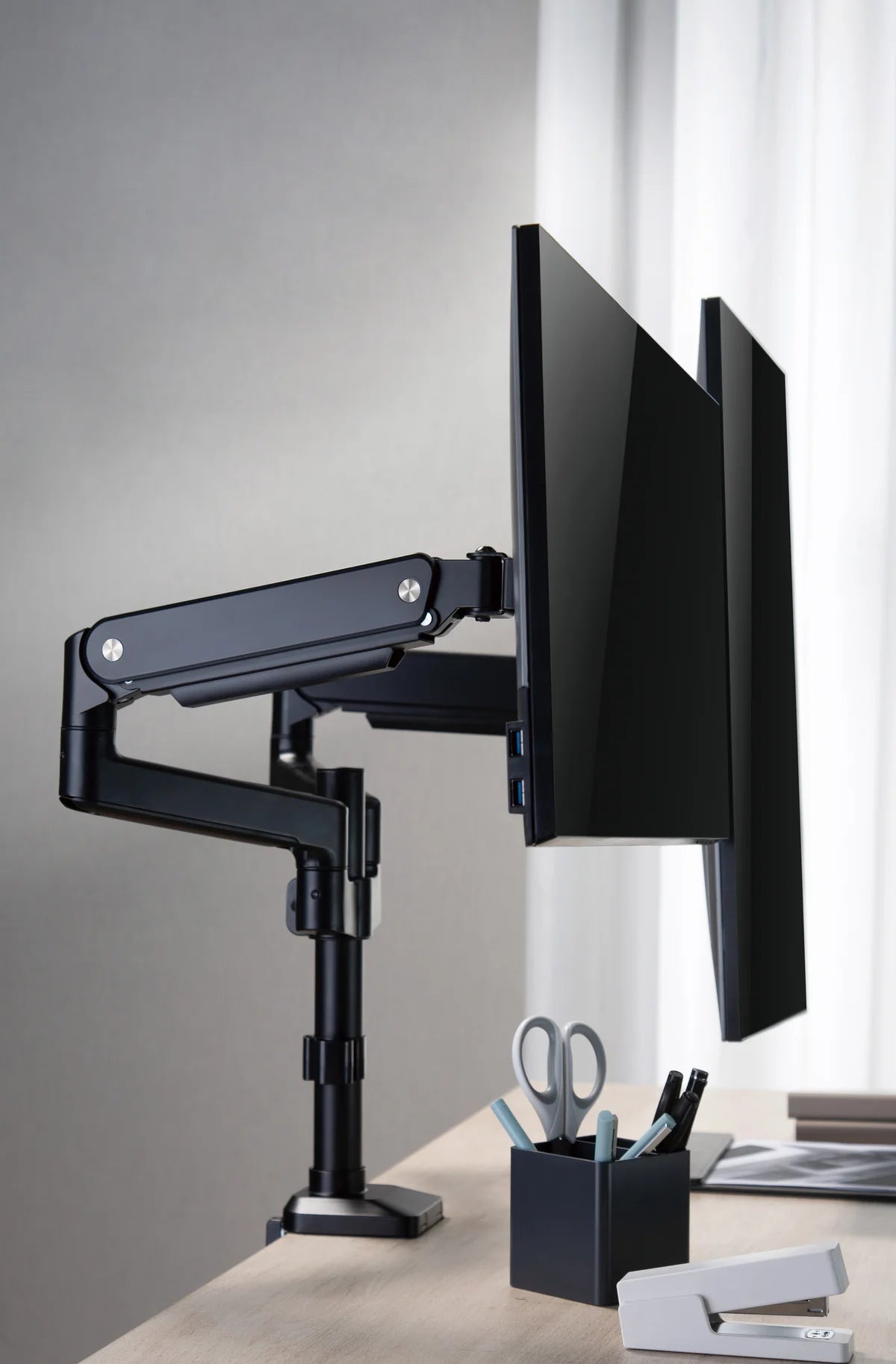 GAMEON GO-2045 Pole-Mounted Gas Spring Dual Monitor Arm, Stand And Mount For Gaming And Office Use, 17" - 32", Each Arm Up To 9 KG - Black