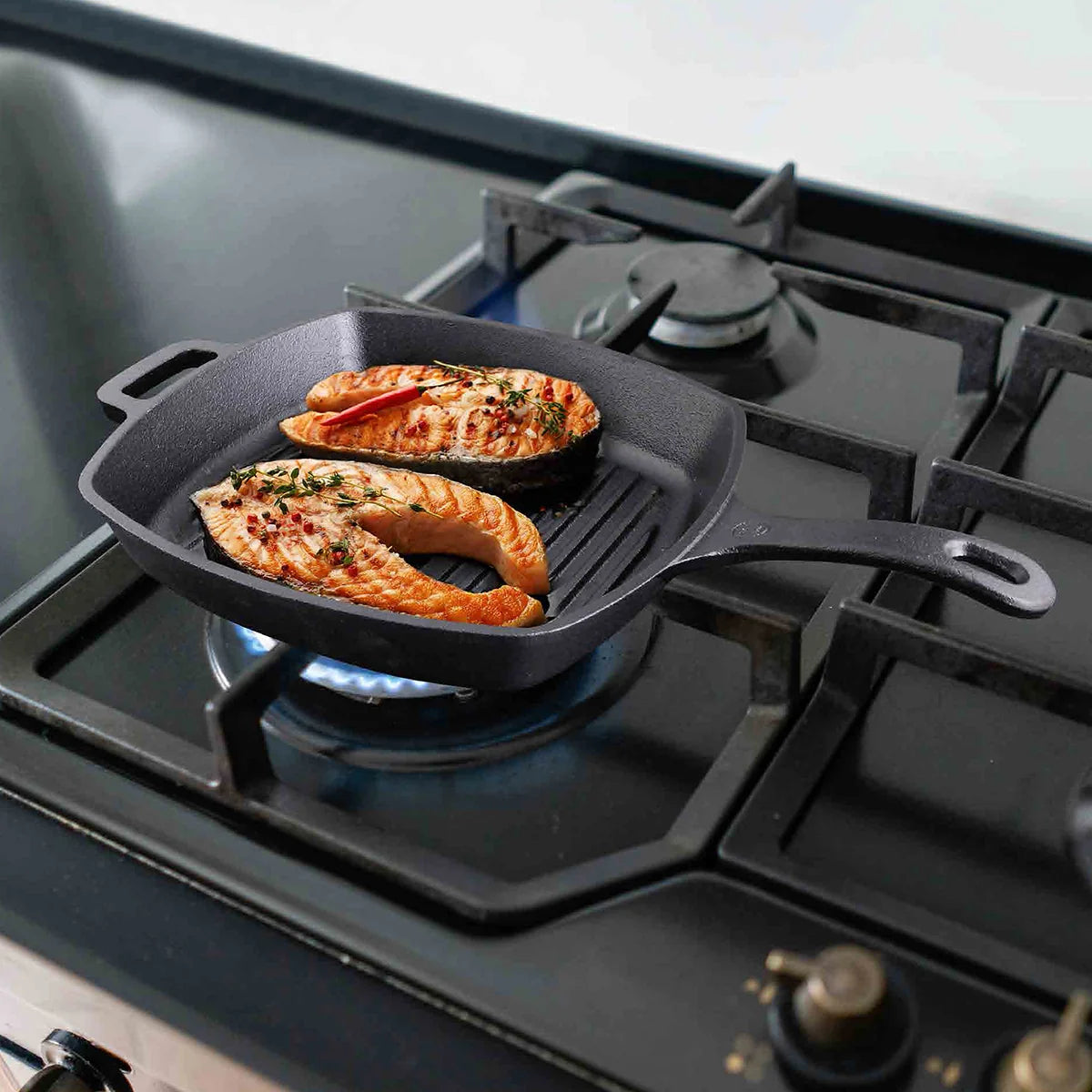 Westinghouse 28 cm Pre-Seasoned Cast Iron Square Grill Pan – Black