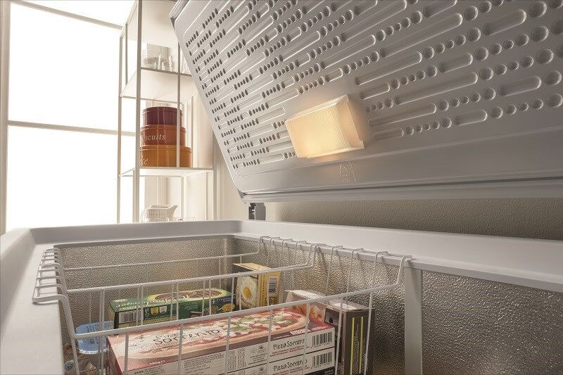 أريستون، فريزر صندوقي 251 لتر، 9 قدم مكعب مع التجميد الفائق وتحكم ميكانيكي – أبيض