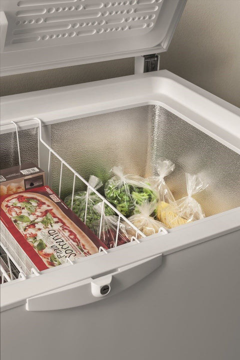 أريستون، فريزر صندوقي 251 لتر، 9 قدم مكعب مع التجميد الفائق وتحكم ميكانيكي – أبيض