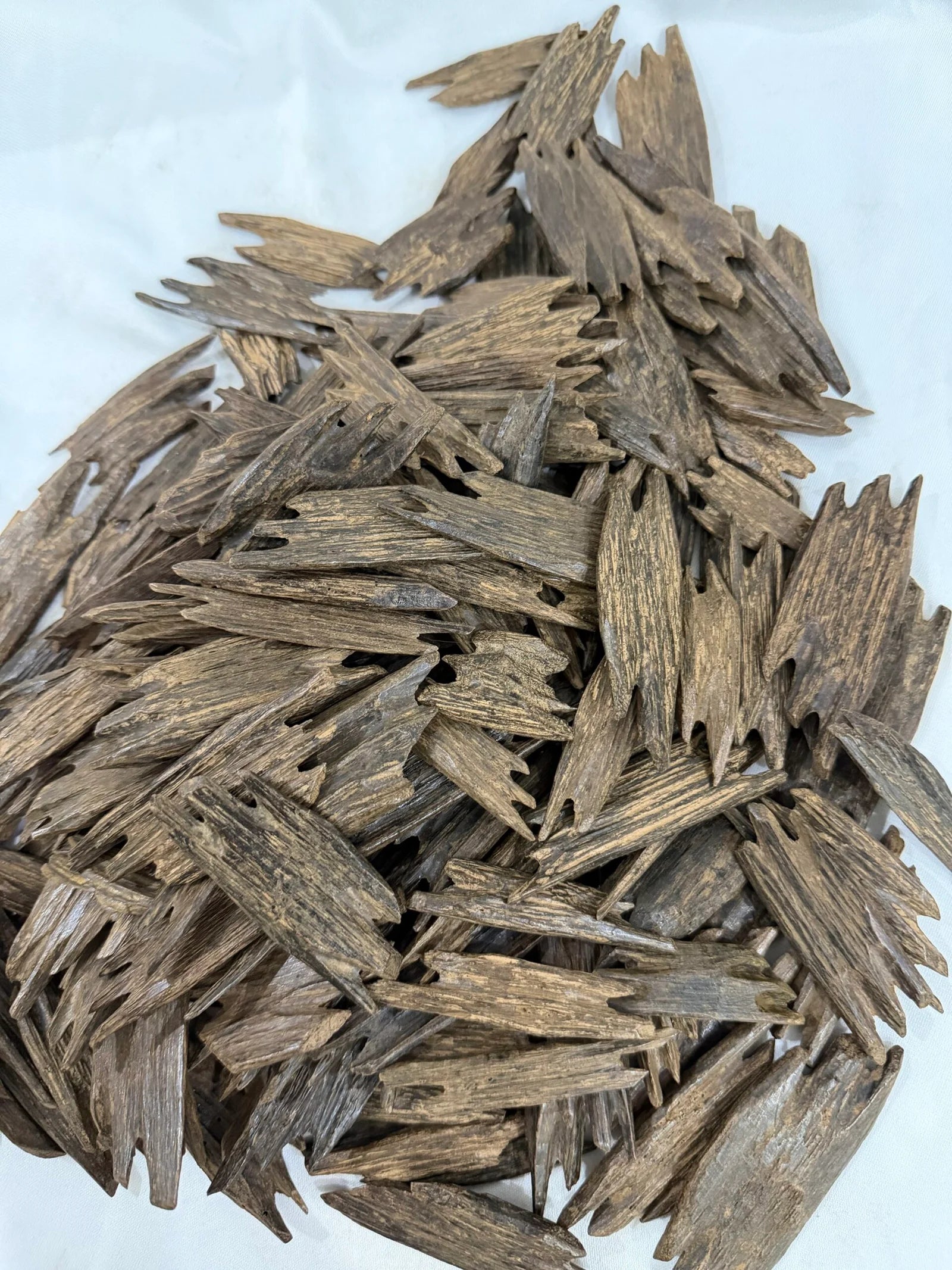 Bundle - Rawad Kalamantan Incense 1 Tola + Tong + Lighter