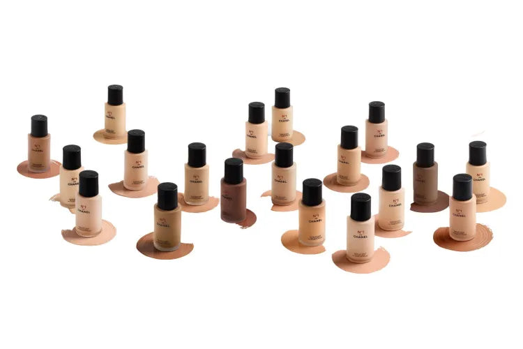 Chanel N°1 De Chanel Revitalising Foundation Illuminates - Hydrates - Protects - BR32