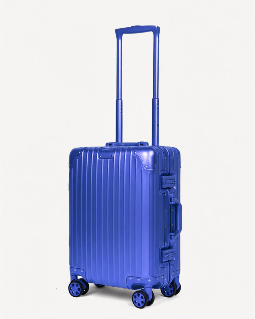 كاري أون، طقم حقائب تايتان بلس ألمنيوم – 29"/20"