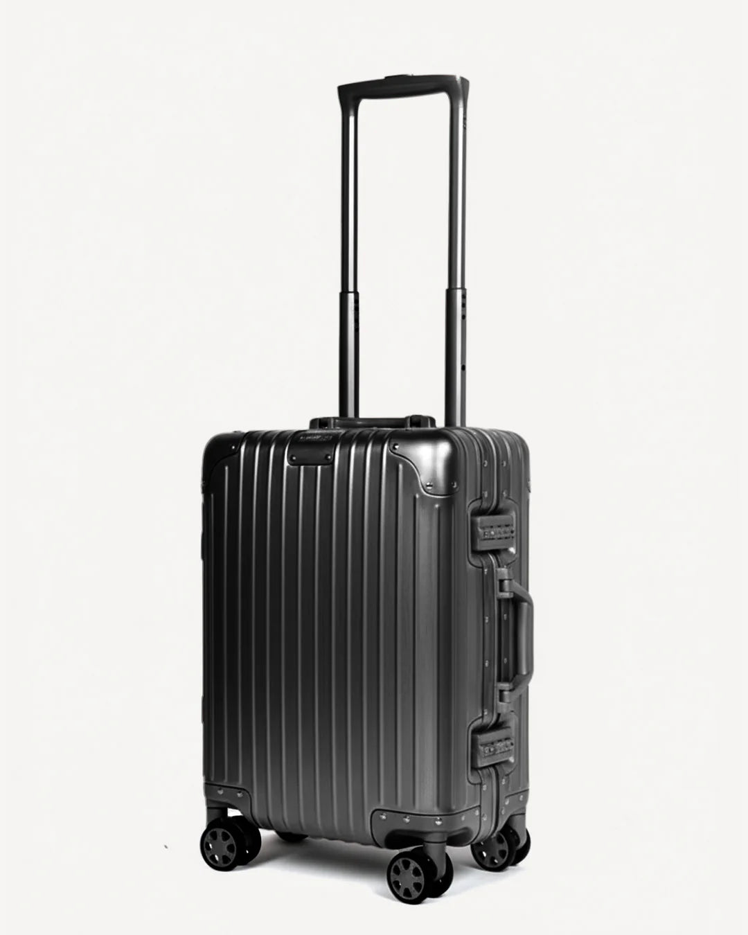 كاري أون، طقم حقائب تايتان بلس ألمنيوم – 29"/20"
